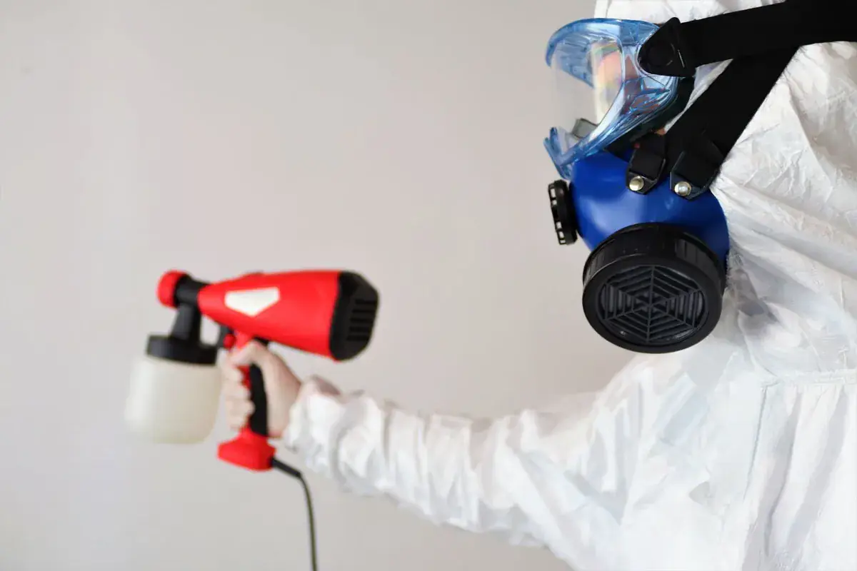 Deodorizing equipment in an empty room, the kind of treatment that can leave an ozone smell behind