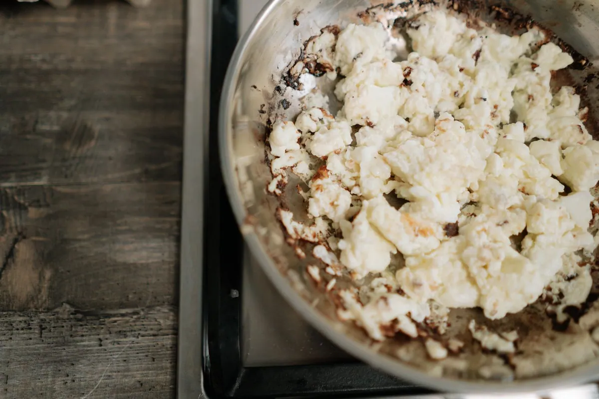 Microwave and oven in a home kitchen — the starting point for removing burnt smell from the whole house